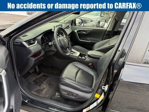 Used 2019 Toyota RAV4 Limited w/ Cold Weather Package image 8