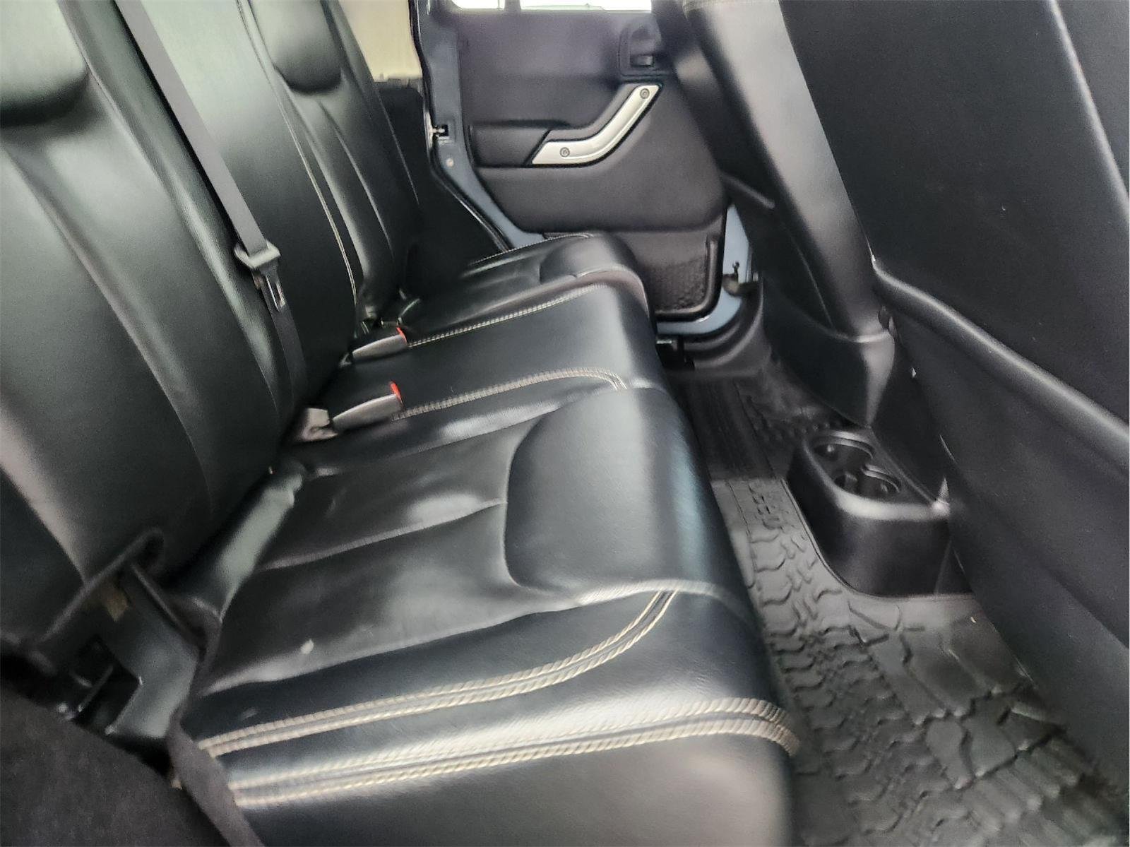 Used 2014 Jeep Wrangler Unlimited Rubicon AWD/4WD image 30