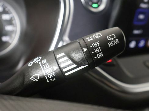 Used 2025 Chevrolet Blazer LT FWD image 33