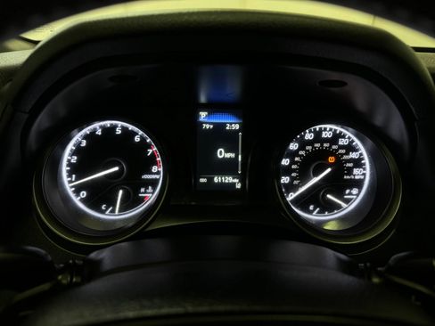 Used 2022 Toyota Camry SE image 49