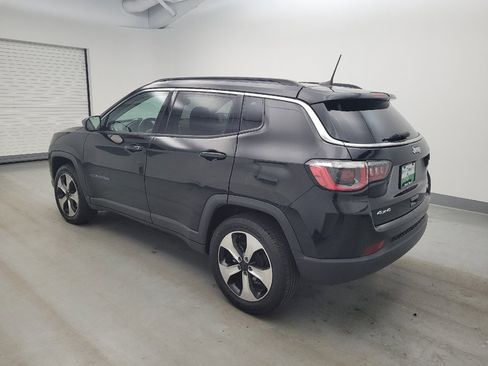 Used 2018 Jeep Compass Latitude w/ Popular Equipment Group AWD/4WD image 3