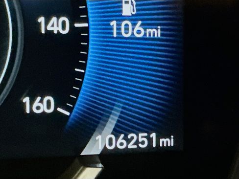 Used 2019 Hyundai Santa Fe SEL w/ Cargo Package image 19