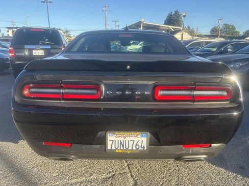 Used 2016 Dodge Challenger SXT Plus image 6