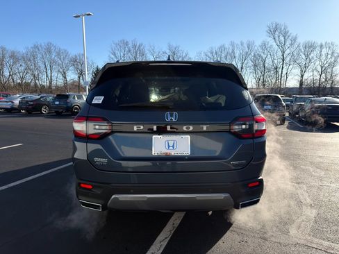 Used 2026 Honda Pilot Touring image 4
