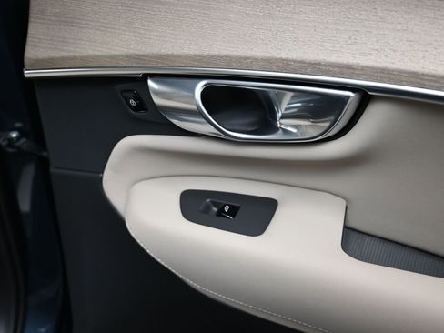 New 2026 Volvo XC90 B6 Plus w/ Protection Package Premier image 27