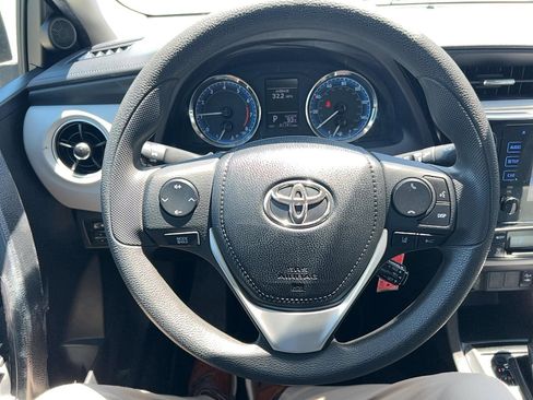 Used 2019 Toyota Corolla LE FWD image 7