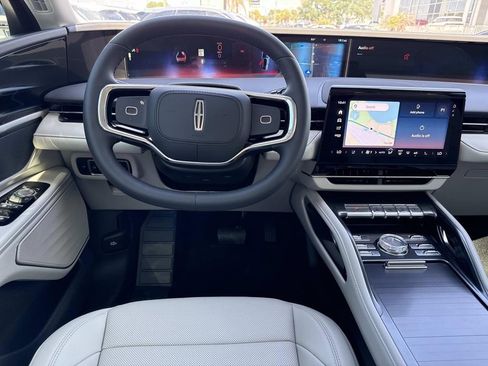 New 2026 Lincoln Nautilus Premier AWD/4WD image 17