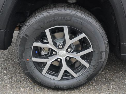 New 2025 Jeep Grand Cherokee Limited w/ Trailer Tow Package image 29