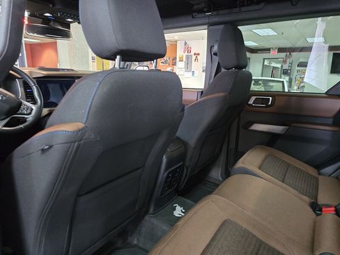 Used 2022 Ford Bronco Outer Banks image 11