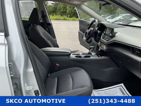Used 2024 Nissan Altima 2.5 S FWD image 13