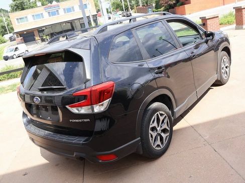 Used 2021 Subaru Forester Premium AWD/4WD image 6