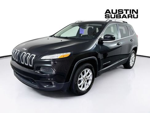 Used 2016 Jeep Cherokee Latitude FWD image 3