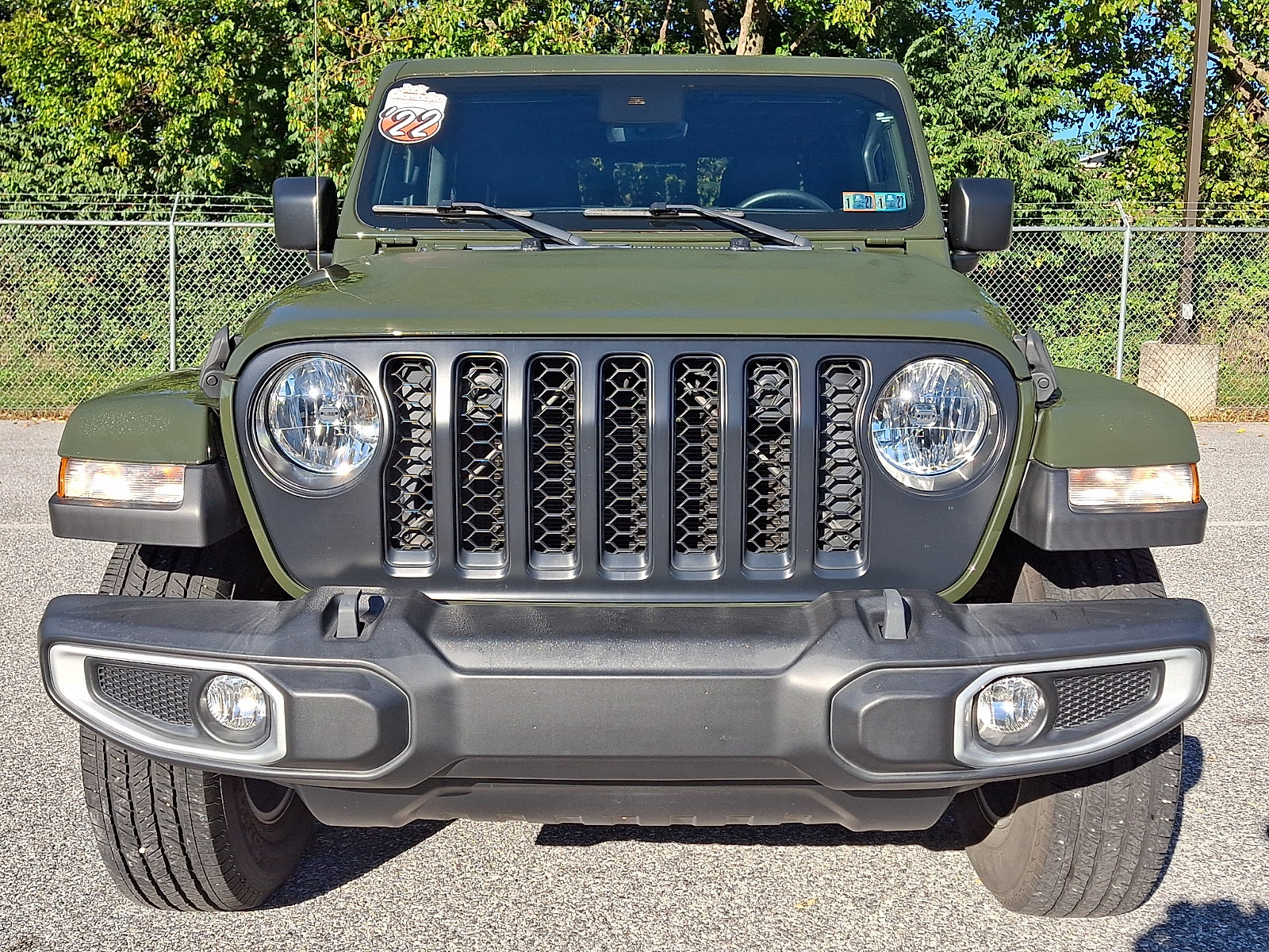 Used 2022 Jeep Gladiator Overland w/ Popular Equipment Package AWD/4WD image 3