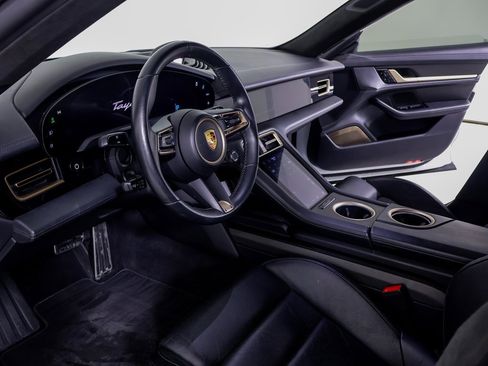 Certified 2021 Porsche Taycan Turbo S image 4