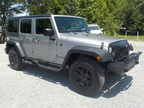 Used 2018 Jeep Wrangler Unlimited Sport AWD/4WD image 7