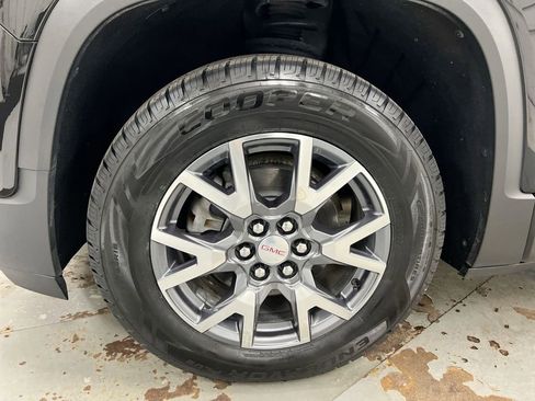 Used 2023 GMC Acadia SLT image 27