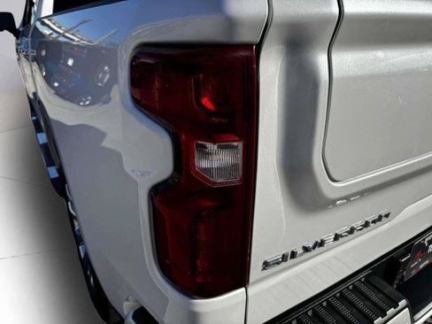 Used 2021 Chevrolet Silverado 1500 High Country w/ Technology Package RWD image 15