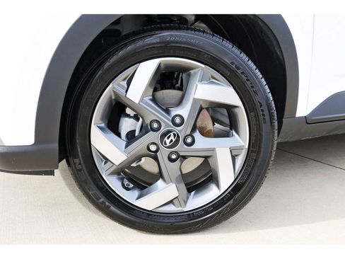 Certified 2025 Hyundai Venue SEL FWD image 33