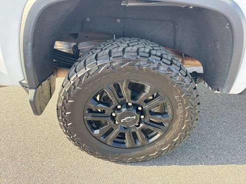 Used 2024 Chevrolet Silverado 2500 LTZ w/ LTZ Plus Package image 19