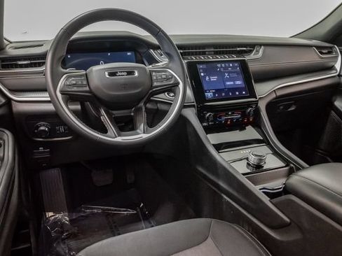 Used 2024 Jeep Grand Cherokee L Laredo AWD/4WD image 7