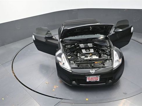 Used 2010 Nissan 370Z Touring image 32
