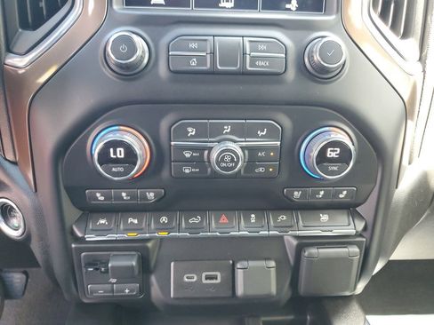 Used 2021 Chevrolet Silverado 1500 High Country image 26