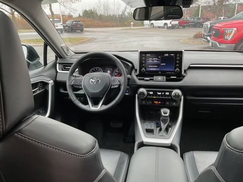 Used 2021 Toyota RAV4 XLE Premium AWD/4WD image 22