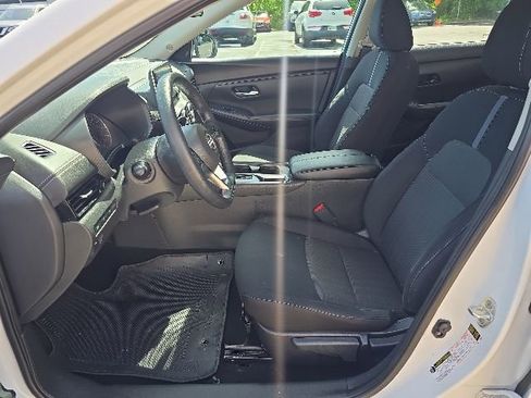 Used 2024 Nissan Sentra SV FWD image 11