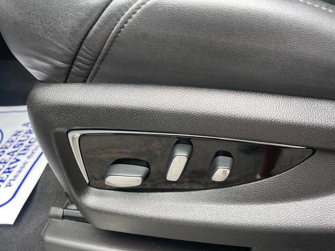 Used 2018 Cadillac Escalade ESV Premium Luxury image 21