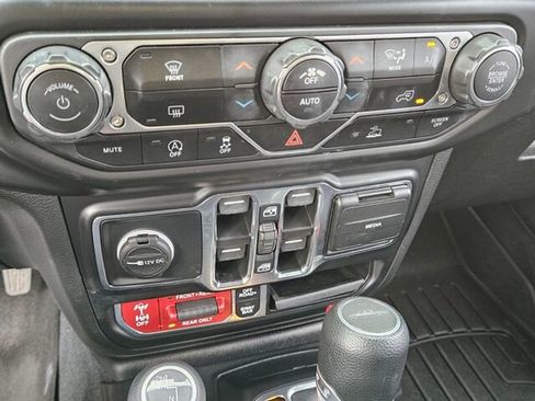 Used 2022 Jeep Gladiator Rubicon image 25