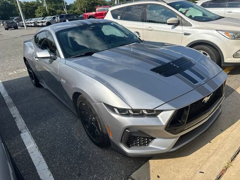 Used 2024 Ford Mustang GT RWD image 2