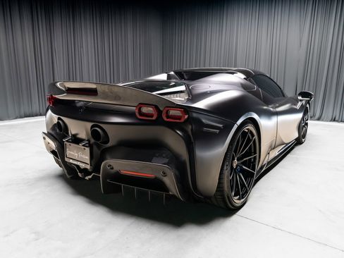 Used 2022 Ferrari SF90 Spider AWD/4WD image 17