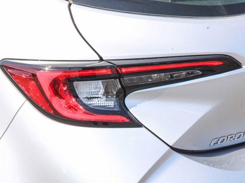 Used 2024 Toyota Corolla SE w/ SE Package FWD image 9