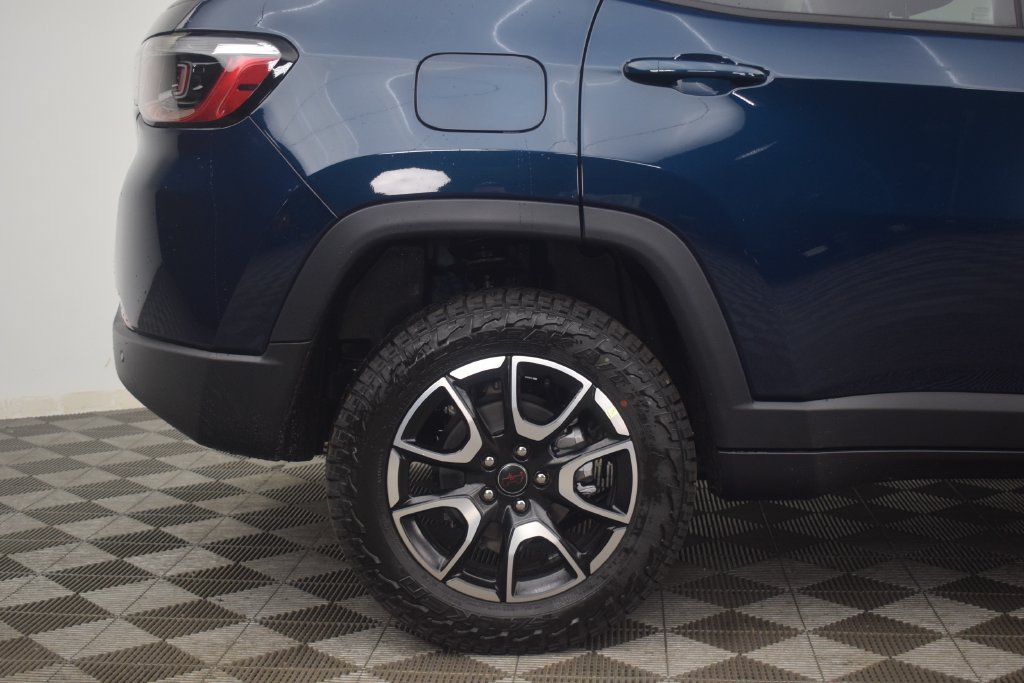 New 2026 Jeep Compass Trailhawk AWD/4WD image 8
