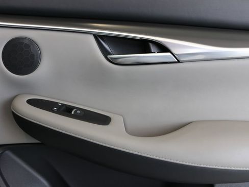 Certified 2025 INFINITI QX50 Luxe image 36