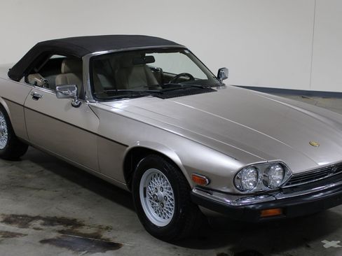 Used 1991 Jaguar XJS V12 Convertible RWD image 38