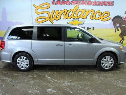 Used 2018 Dodge Grand Caravan SE w/ UConnect Hands-Free Group