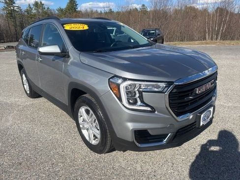 Used 2024 GMC Terrain SLE w/ Driver Convenience Package AWD/4WD image 8