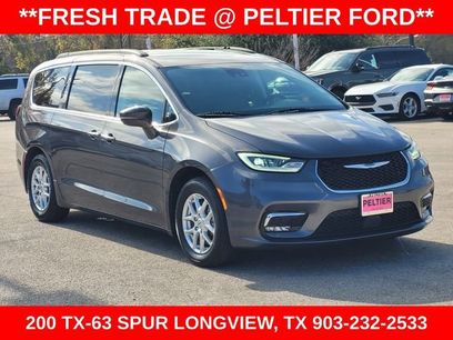 Used 2022 Chrysler Pacifica Touring-L