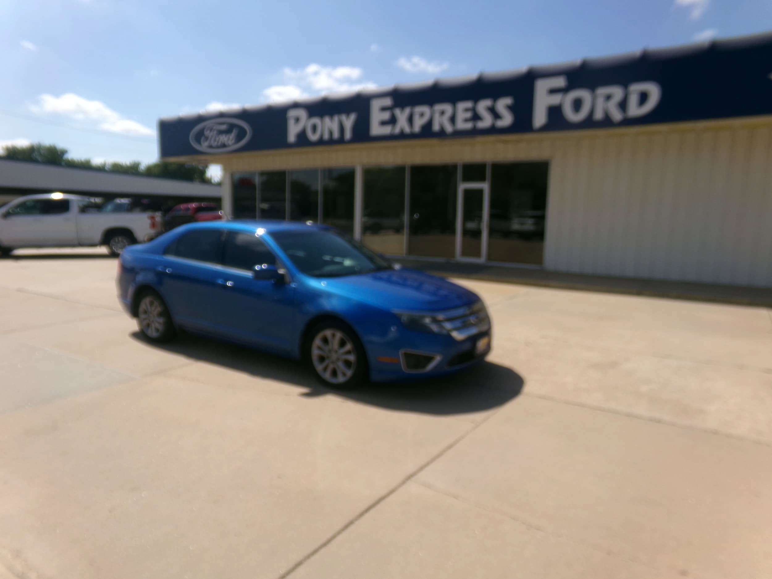 Used 2011 Ford Fusion SEL FWD image 1