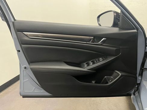 Used 2022 Honda Accord Sport image 11