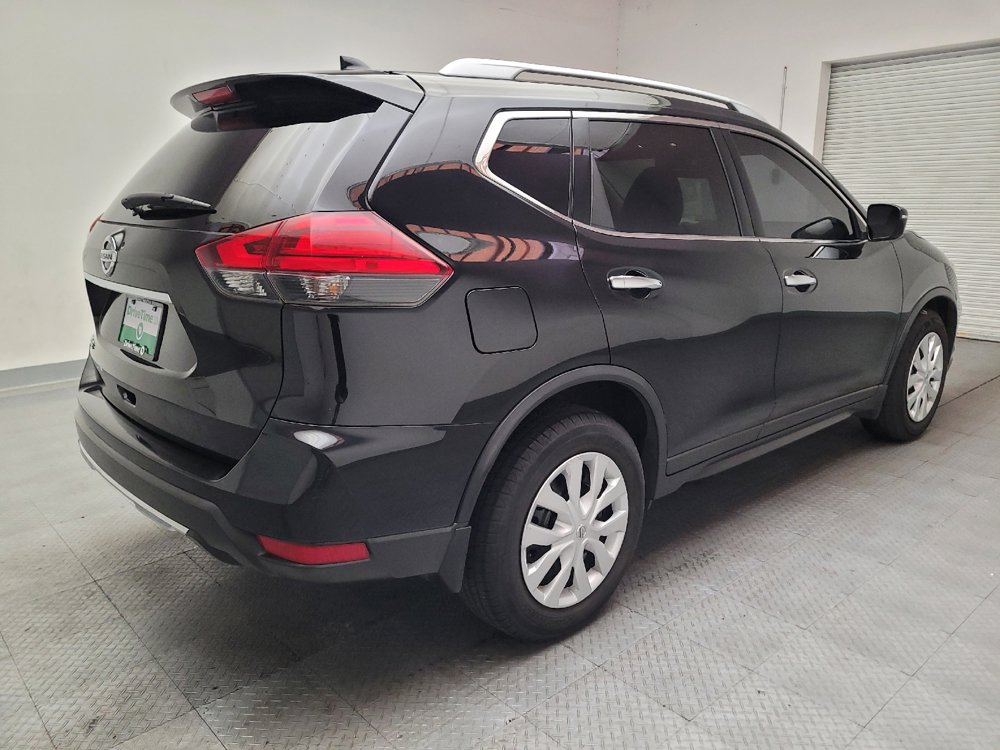 Used 2017 Nissan Rogue S w/ S Appearance Package FWD image 9