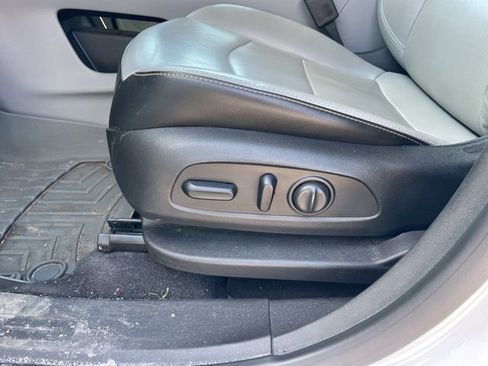 Used 2019 GMC Terrain SLT w/ Preferred Package image 14