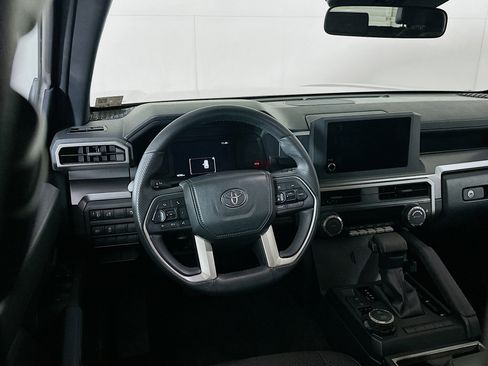 Used 2025 Toyota 4Runner SR5 image 18