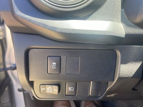 Used 2023 Toyota Tacoma SR AWD/4WD image 17