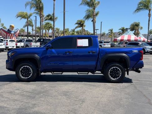 Used 2025 Toyota Tacoma TRD Off-Road AWD/4WD image 9