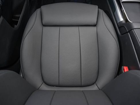New 2026 Mercedes-Benz GLB 250 4MATIC image 30