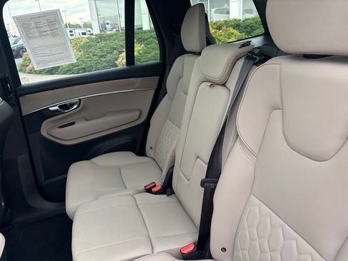 Certified 2025 Volvo XC90 B6 Plus AWD/4WD image 32