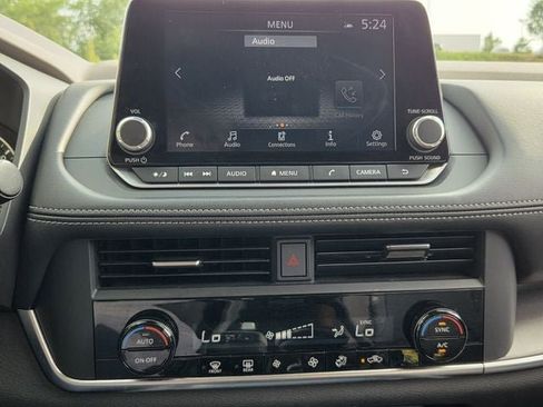 Used 2023 Nissan Rogue SV FWD image 20
