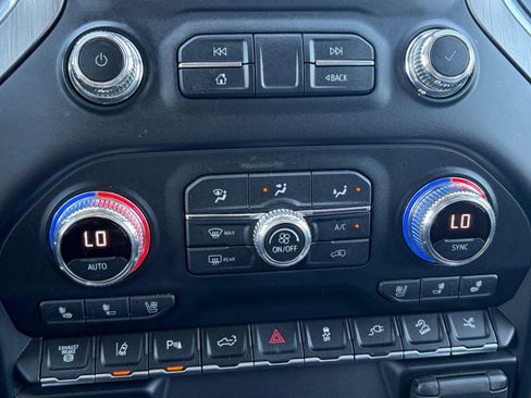 Used 2021 GMC Sierra 2500 Denali w/ Denali Black Diamond Edition AWD/4WD image 25